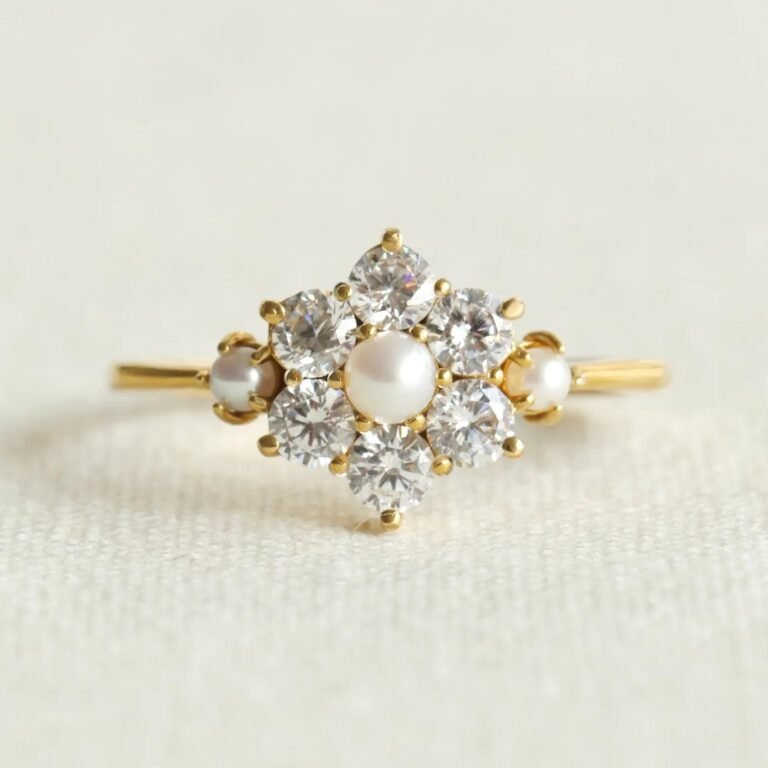 FLOWER CLUSTER RING - Mim Diamond