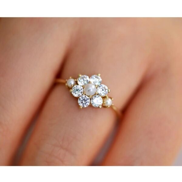 FLOWER CLUSTER RING - Mim Diamond