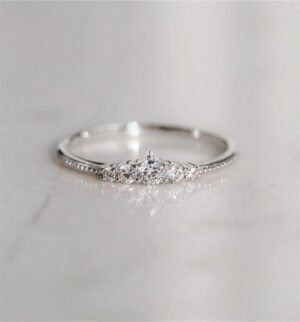 TINY CROWN RING - Mim Diamond